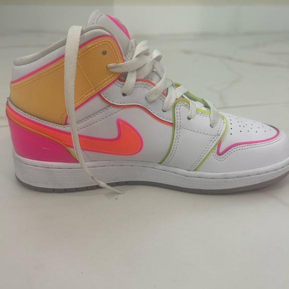 Nike Jordan 1 Air Mid Edge Glow Size 6.5 - Picture 3 of 5